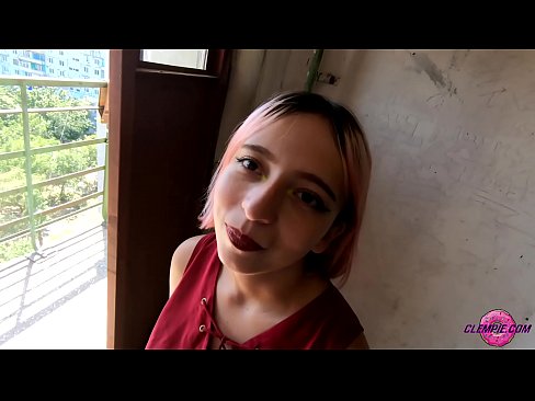 ❤️ Ikasle sentsuak arrotz bat zurrupatzen du kanpoaldean - Cum On His Face ❌ Porno gurean eu.redpornpictures.ru ☑